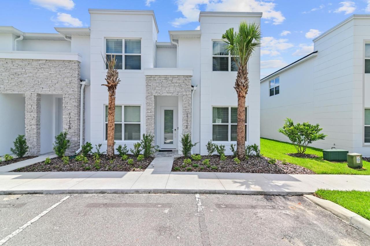 New Cozy & Spacious Townhouse Near - 4br, 3fb, And Pool *