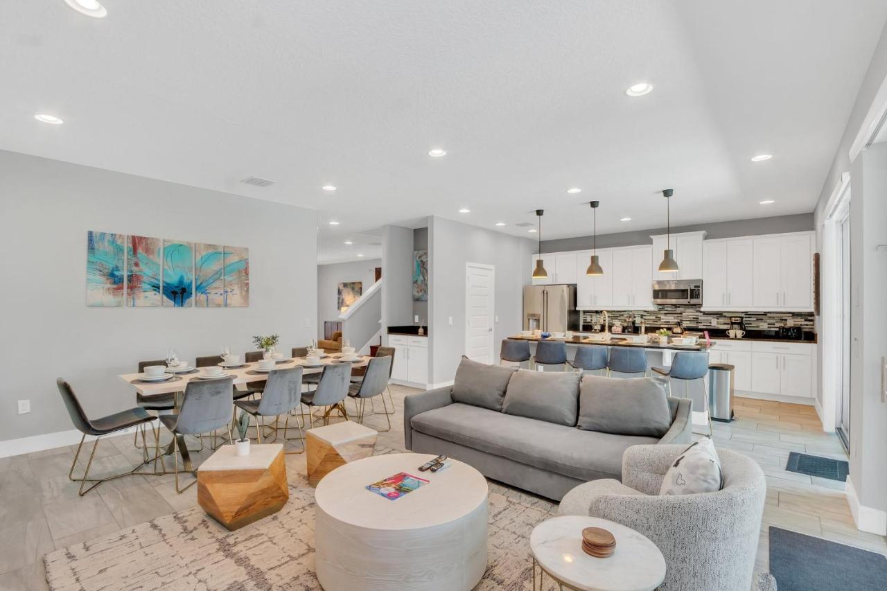 650 Lasso Drive Villa