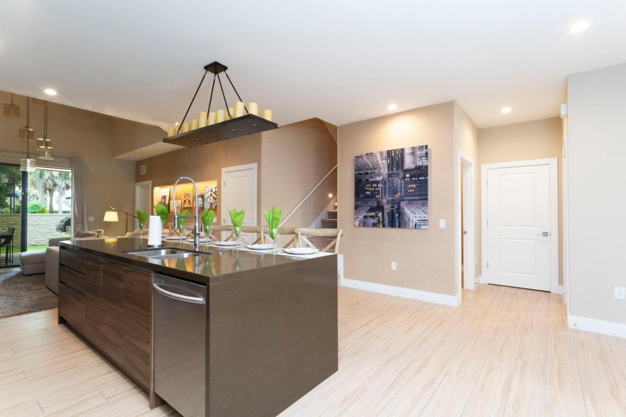 Stunning 4 Bd Close To @ Magic Village 7537 * Orlando