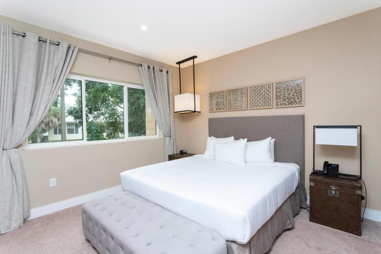 Stunning 4 Bd Close To @ Magic Village 7537 Orlando