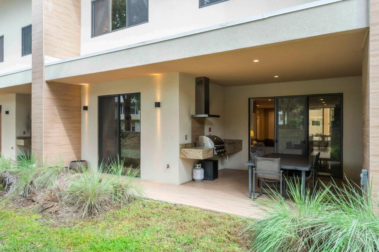 Stunning 4 Bd Close To @ Magic Village 7537 * Orlando