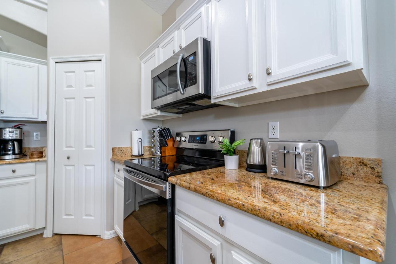 16730hs Glenbrook Estates G *