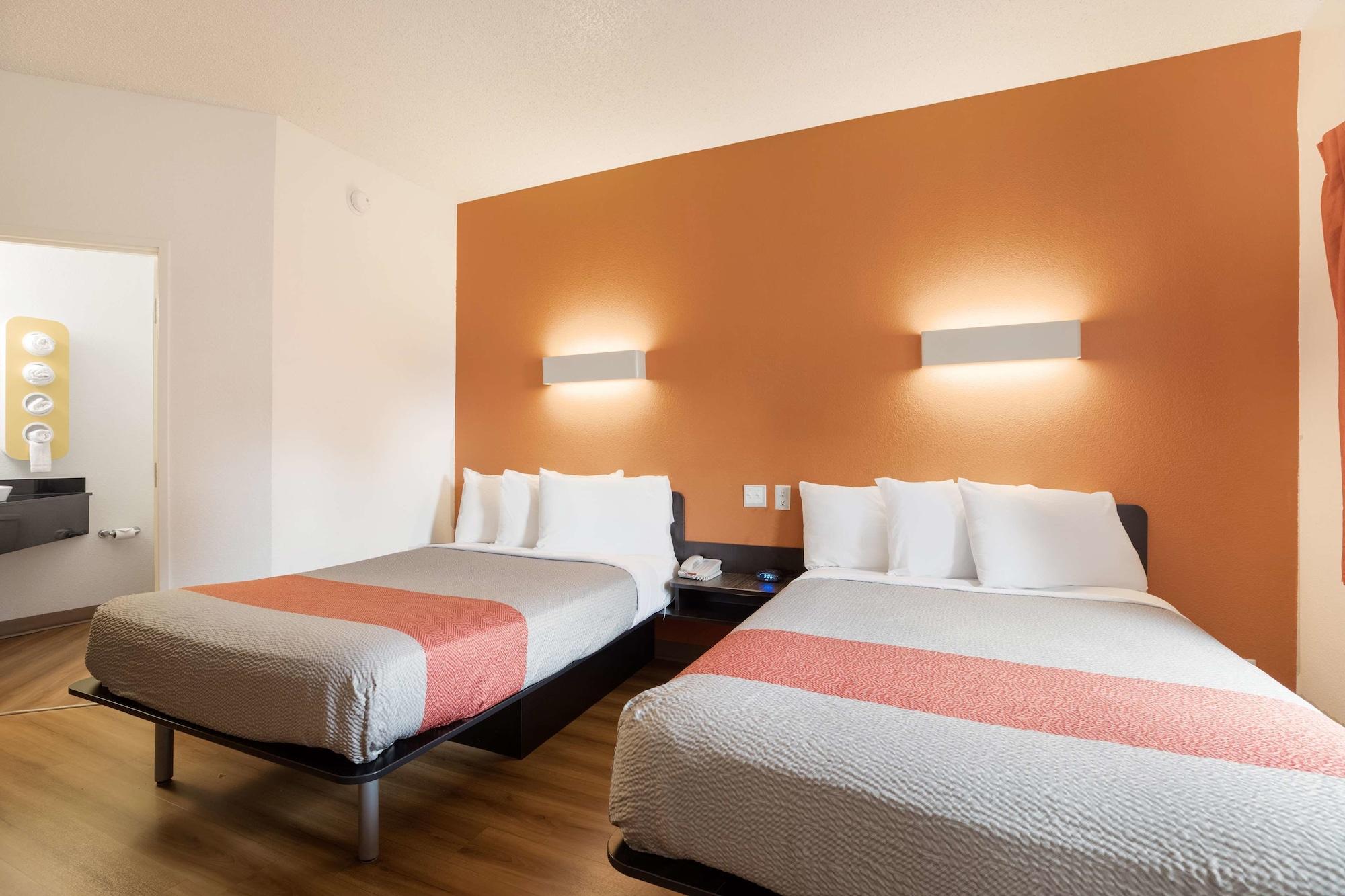 Hotel 6-orlando, Fl - International Dr Orlando