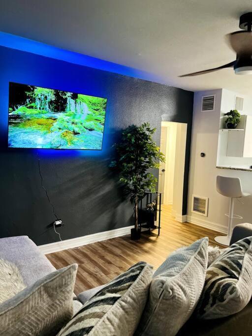 3bdrm Near Fairground, Downtown & Universal Holiday home *