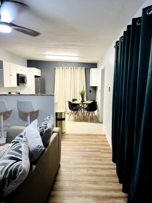 3bdrm Near Fairground, Downtown & Universal Holiday home