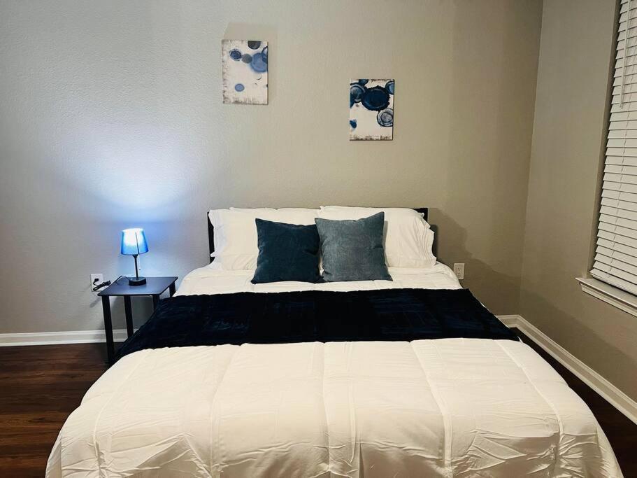 Relax At Avalon's Best Apartment