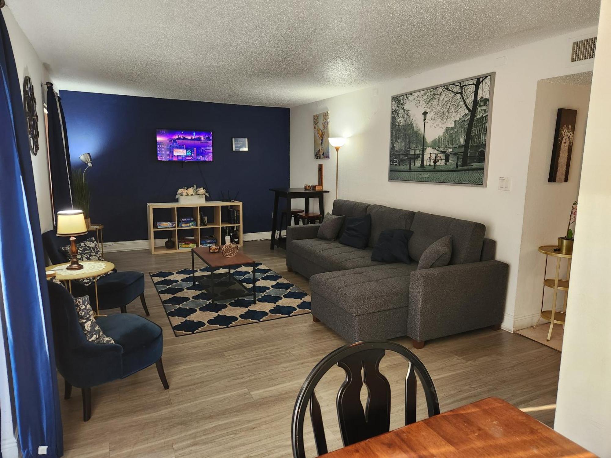 Apartment Beautiful 2-Bedroom Condo Near Universal And Other Orlando Attractions, King Bed & Wi-Fi