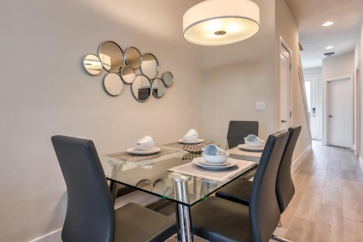 Spacious New Modern Retreat * Orlando