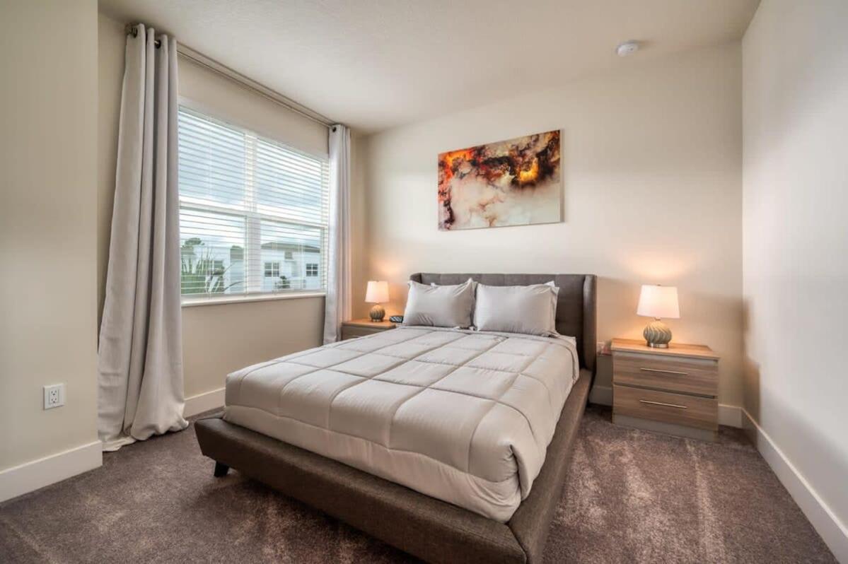 Spacious New Modern Retreat Holiday home *