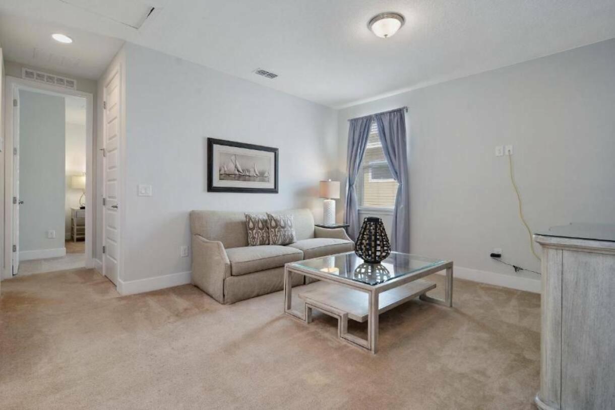 Spacious Vacation Home With Private Pool 76 Orlando