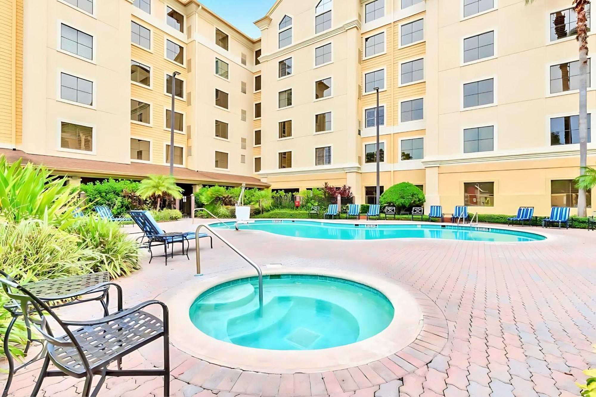Apartment 1br Near W Pool Hot Tub Arcade *