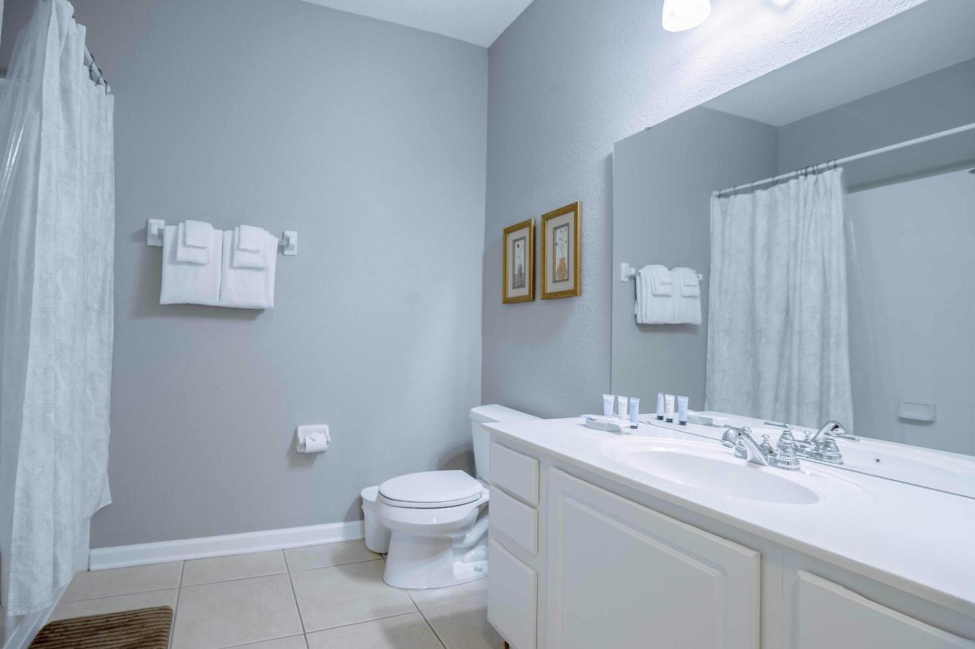 Apartment Vista Cay Luxury Rhapsody Near Theme Parks And Walk To The Convention Center. *