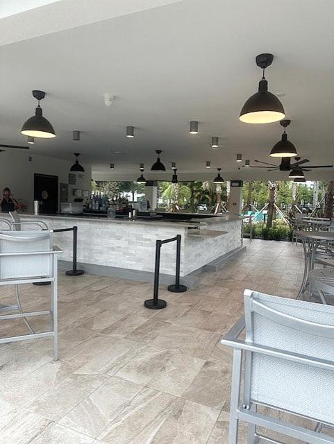 Vista Cay Luxury Rhapsody Near Theme Parks And Walk To The Convention Center. Apartment *