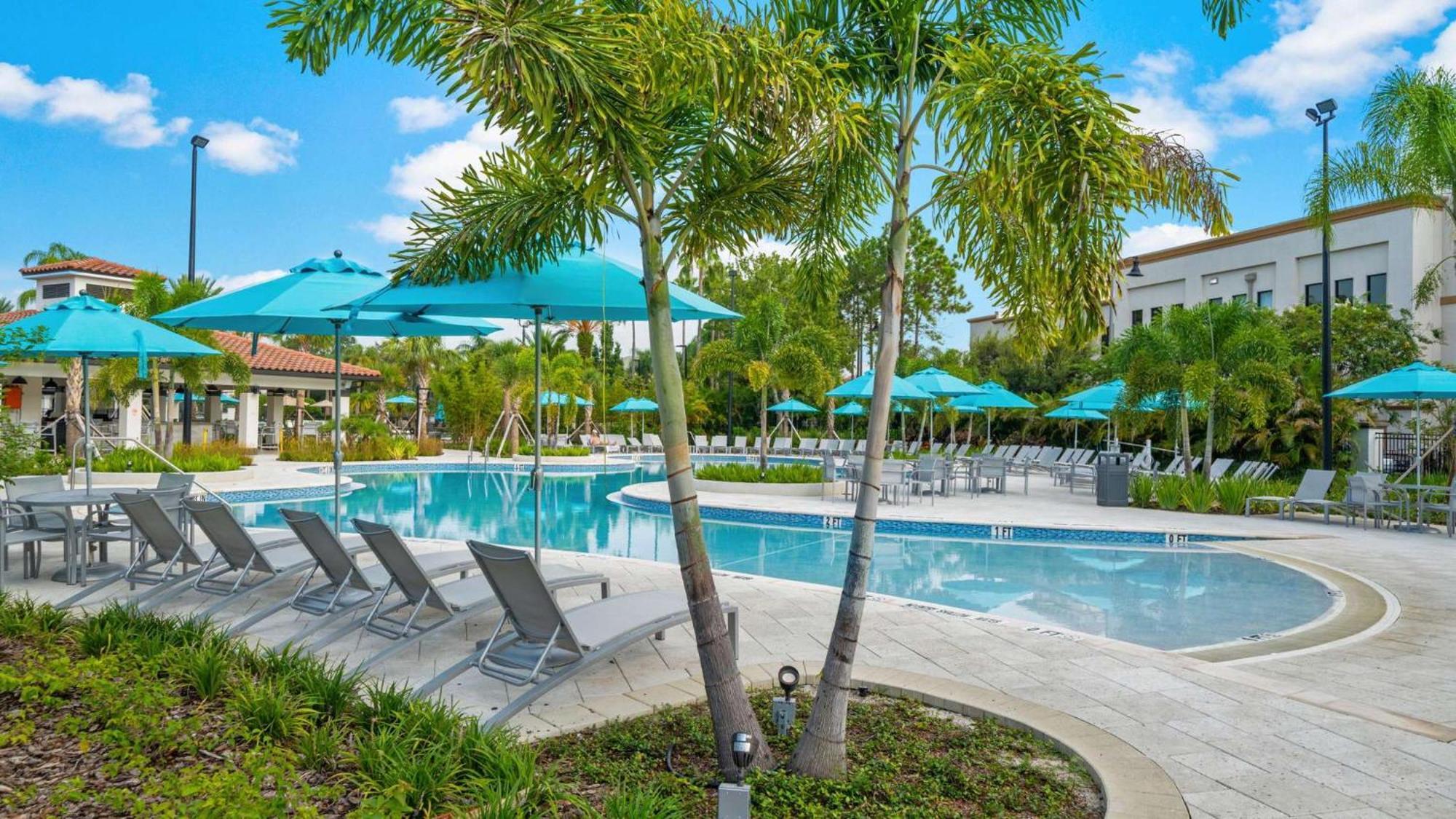 Apartment Vista Cay Luxury Rhapsody Near Theme Parks And Walk To The Convention Center. Orlando