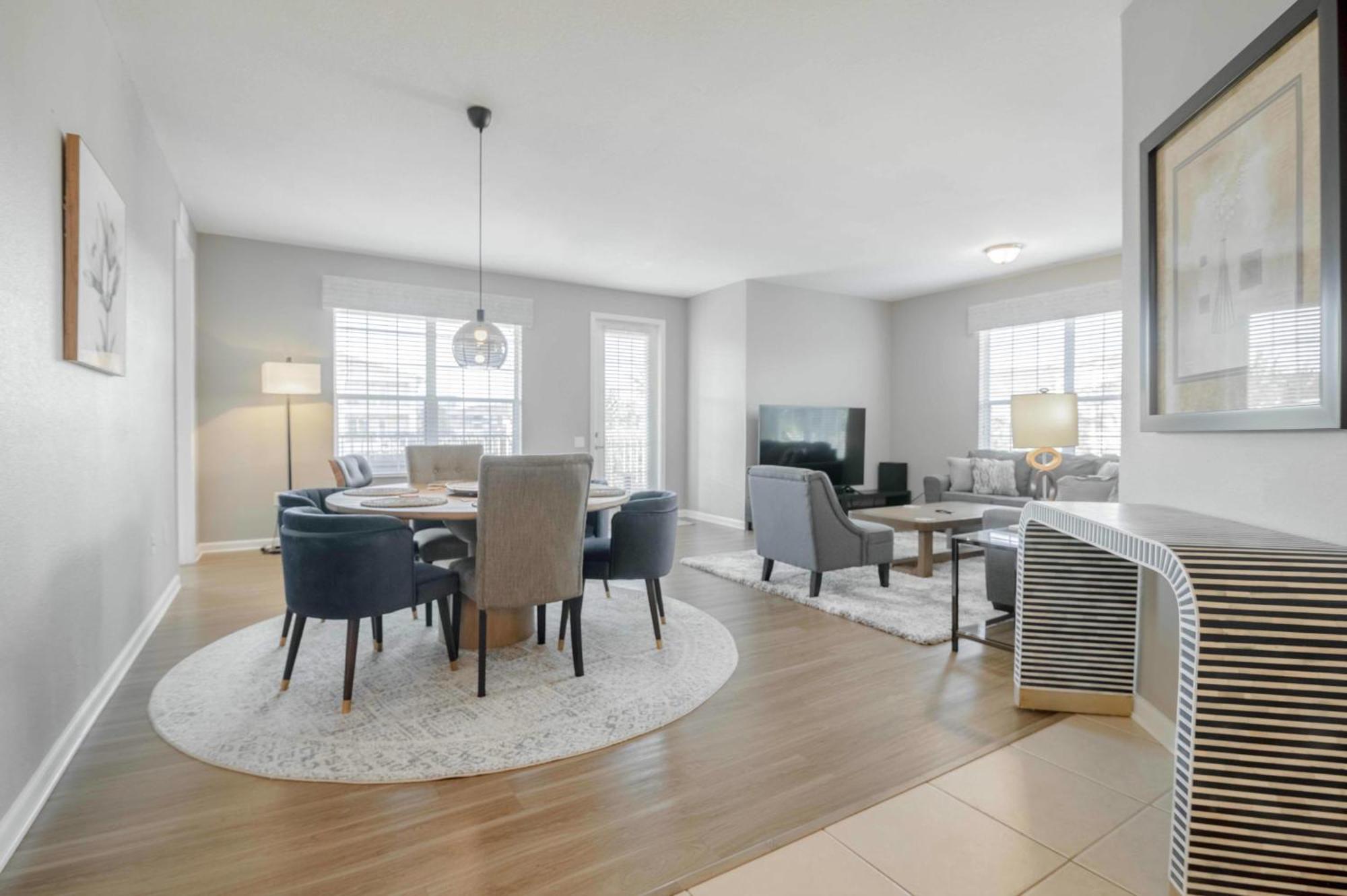 Vista Cay Luxury Rhapsody Near Theme Parks And Walk To The Convention Center. Apartment Orlando