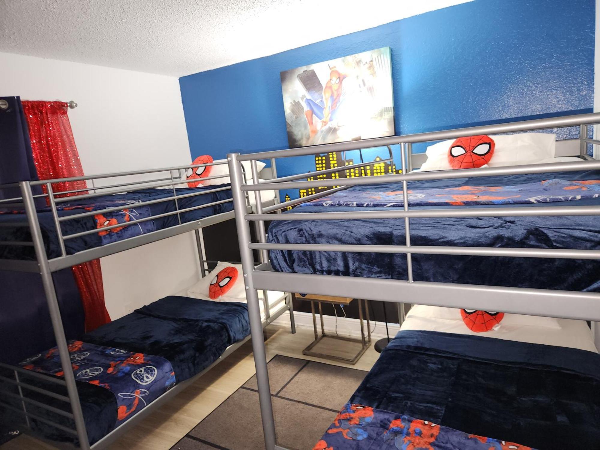 Beautiful 2-Bedroom Condo Near Universal And Other Orlando Attractions, King Bed & Wi-Fi Apartment *