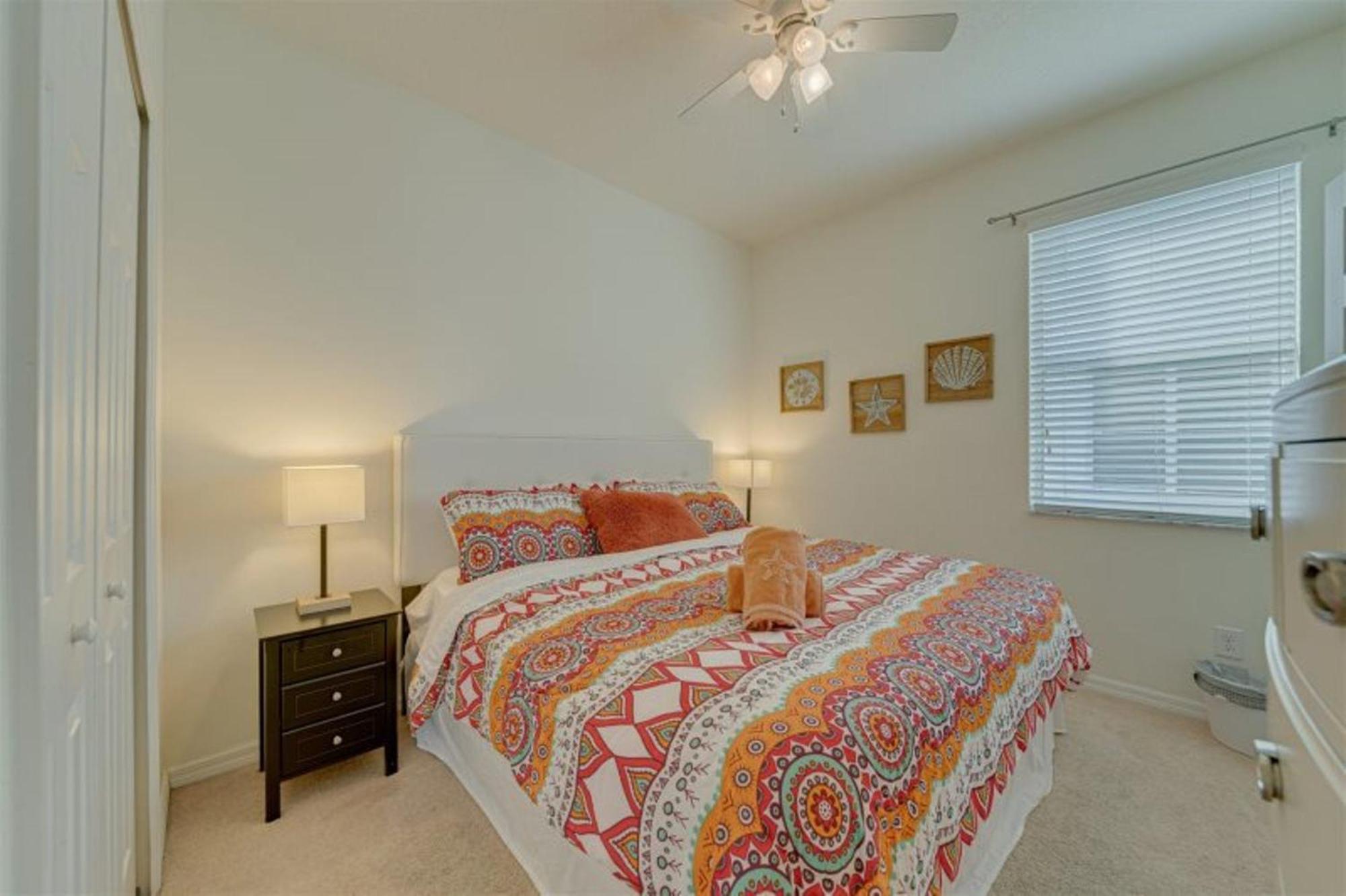 Holiday home 4 Bedroom Value With Private Pool *
