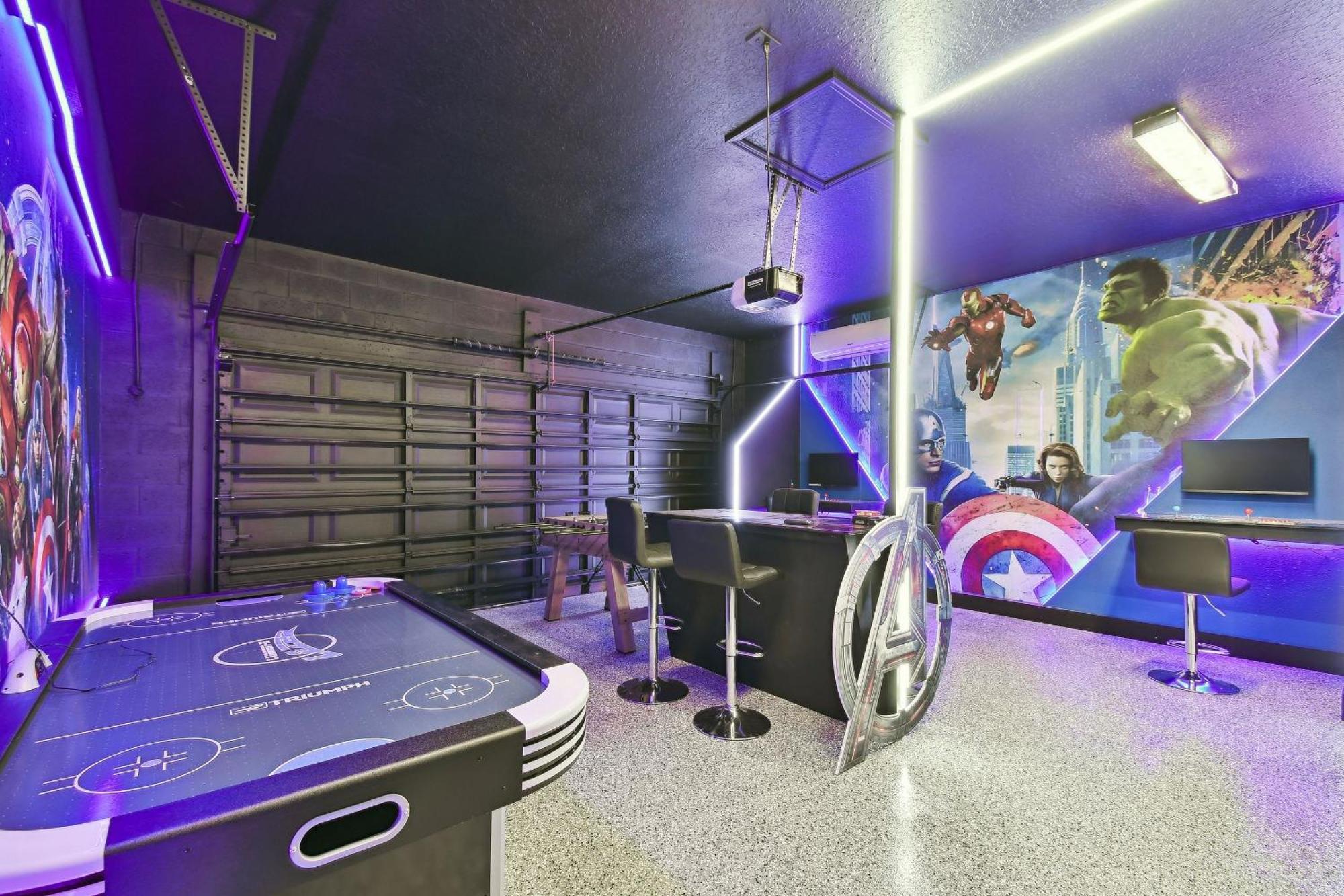 Holiday home 5 Bd En-suites, Game Room, Heated Pool, Sleeps 14
