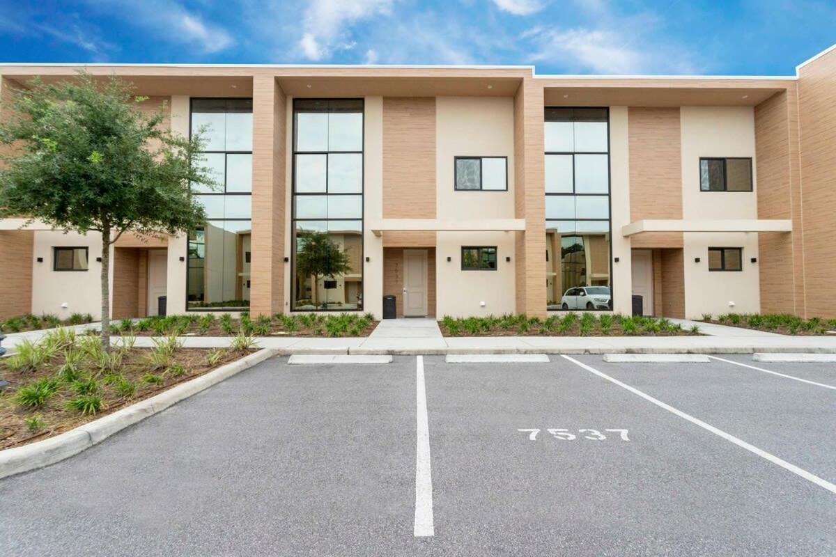 Holiday home Stunning 4 Bd Close To @ Magic Village 7537 Orlando