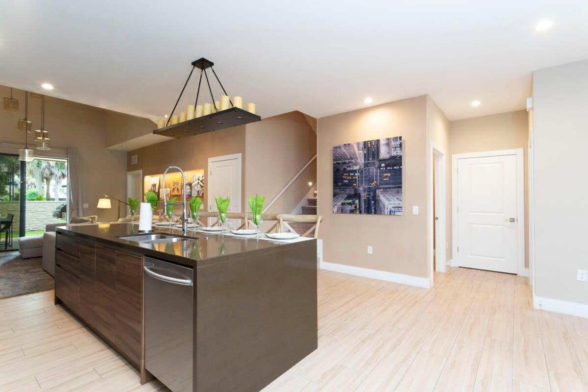 Holiday home Stunning 4 Bd Close To @ Magic Village 7537 Orlando