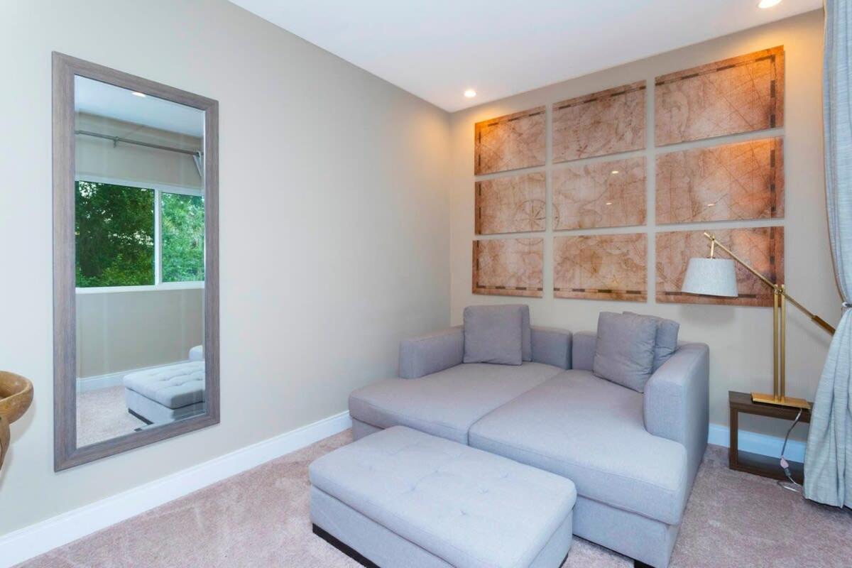 Holiday home Stunning 4 Bd Close To @ Magic Village 7537 Orlando