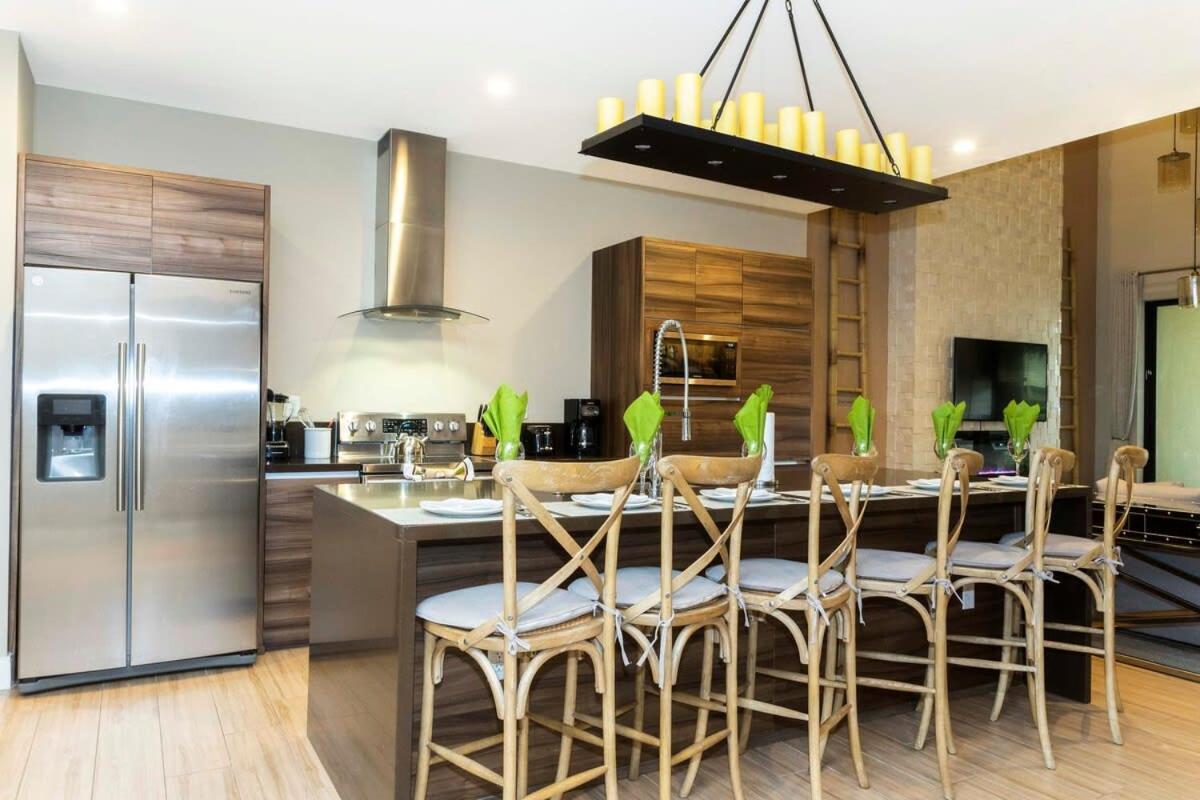 Holiday home Stunning 4 Bd Close To @ Magic Village 7537 Orlando
