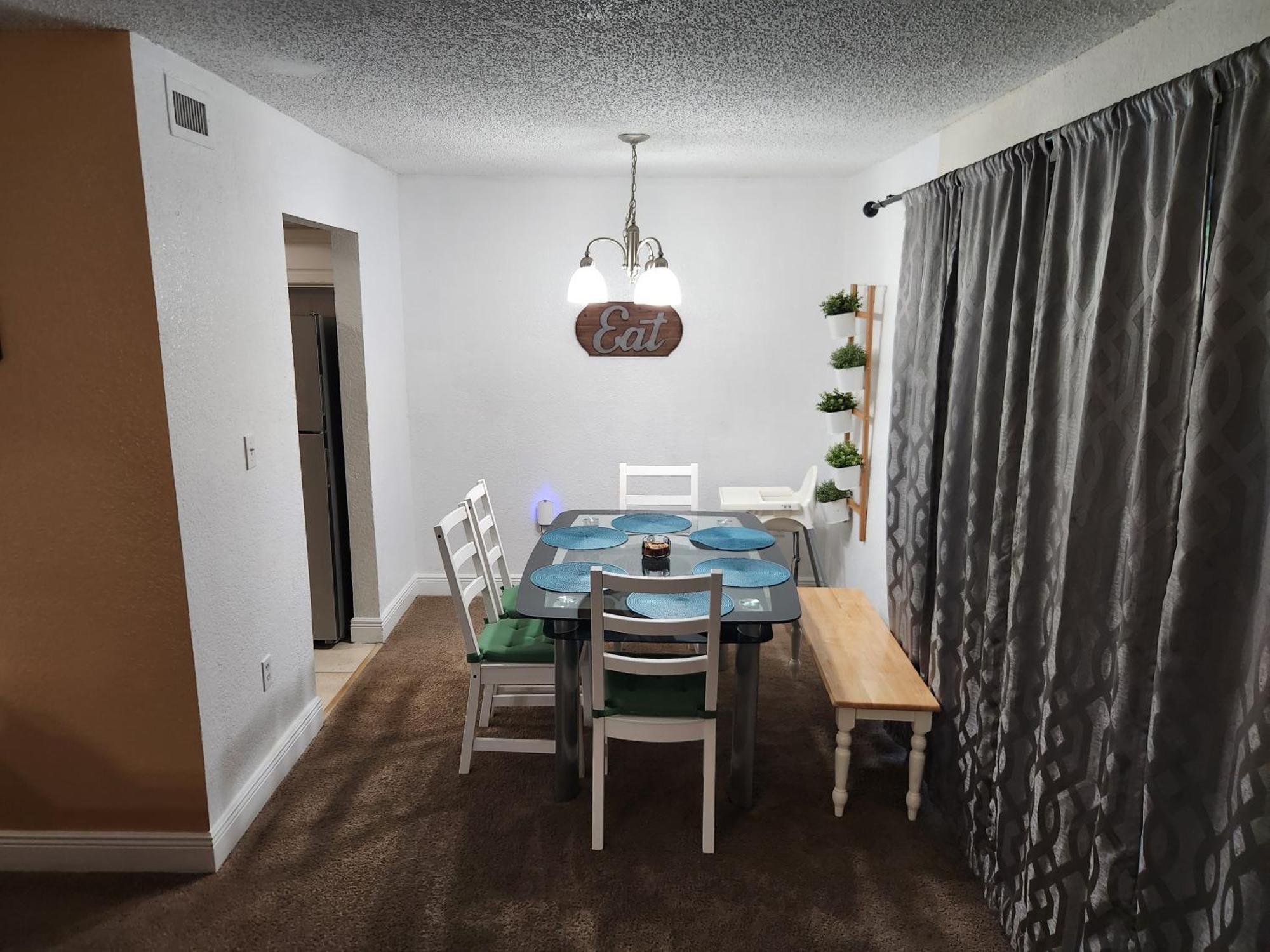 Apartment Beautiful 2-Bedroom Condo Near Universal And Other Orlando Attractions, King Bed & Wi-Fi Orlando