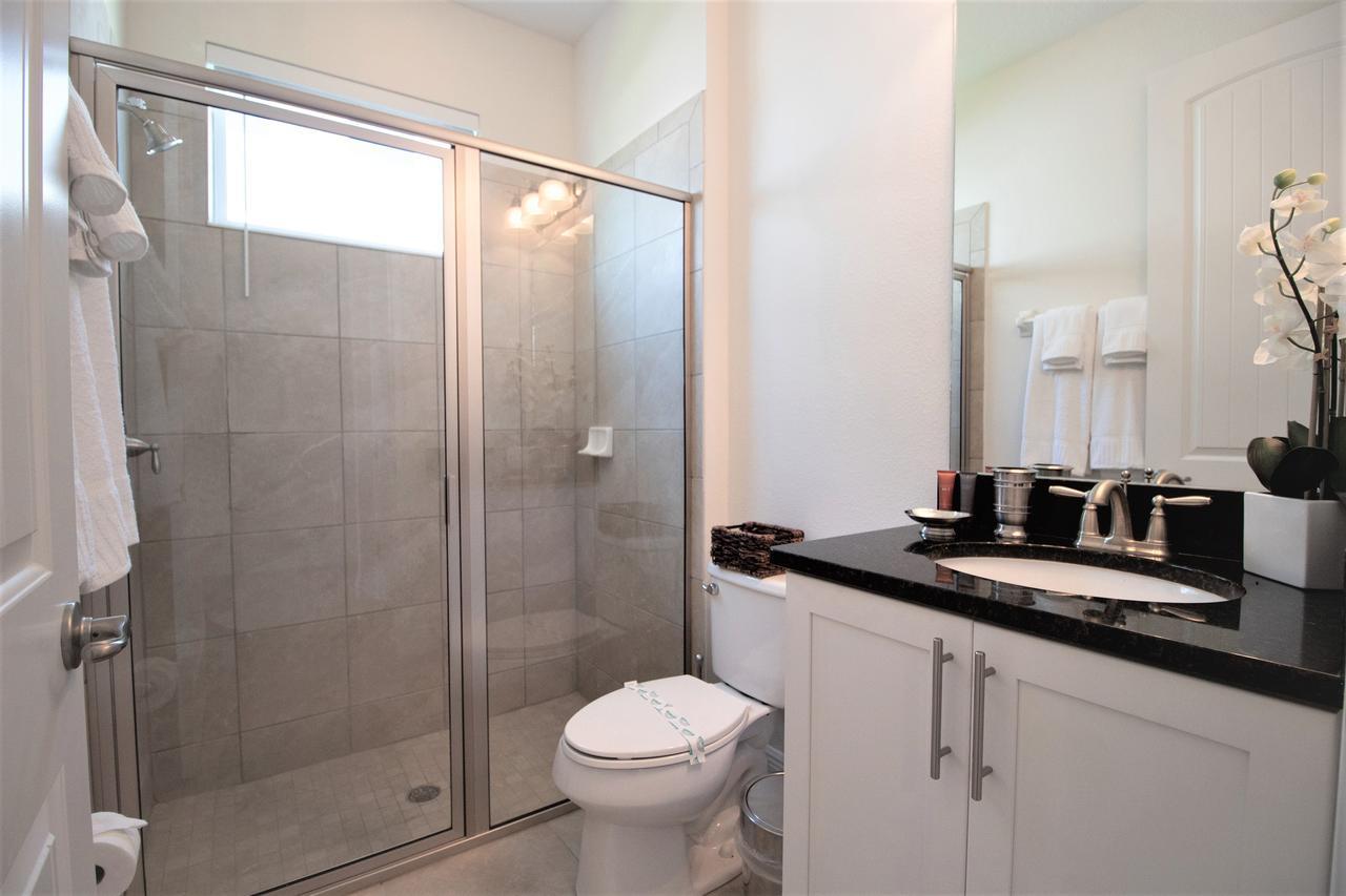 6 Bedroom Vacation With Pool Holiday home Orlando