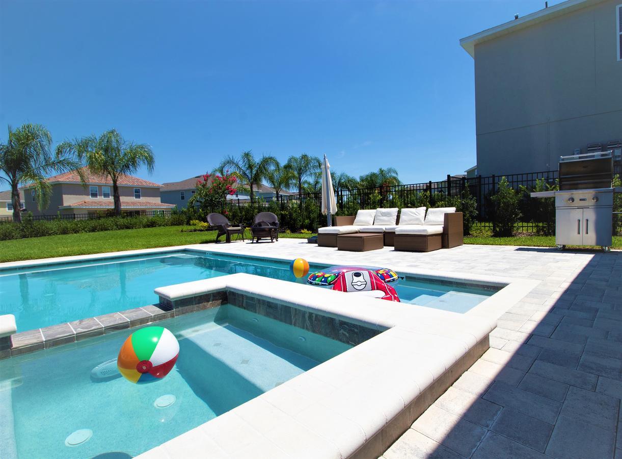 Holiday home 6 Bedroom Vacation With Pool *