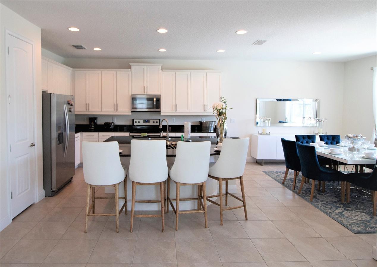 6 Bedroom Vacation With Pool Holiday home Orlando