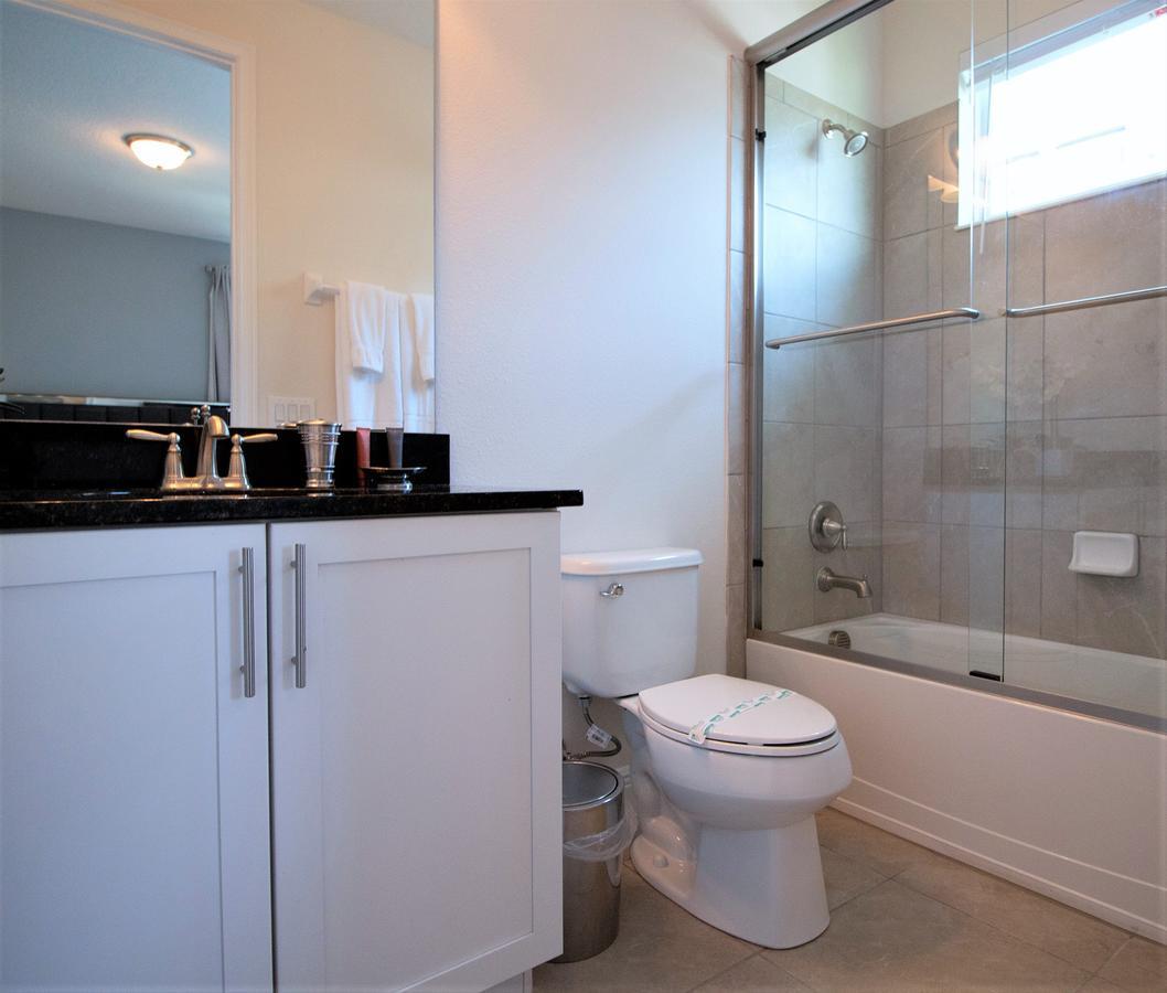 6 Bedroom Vacation With Pool Holiday home Orlando