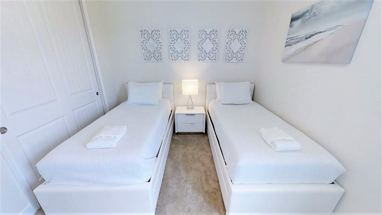 6 Bedroom Vacation With Pool * Orlando