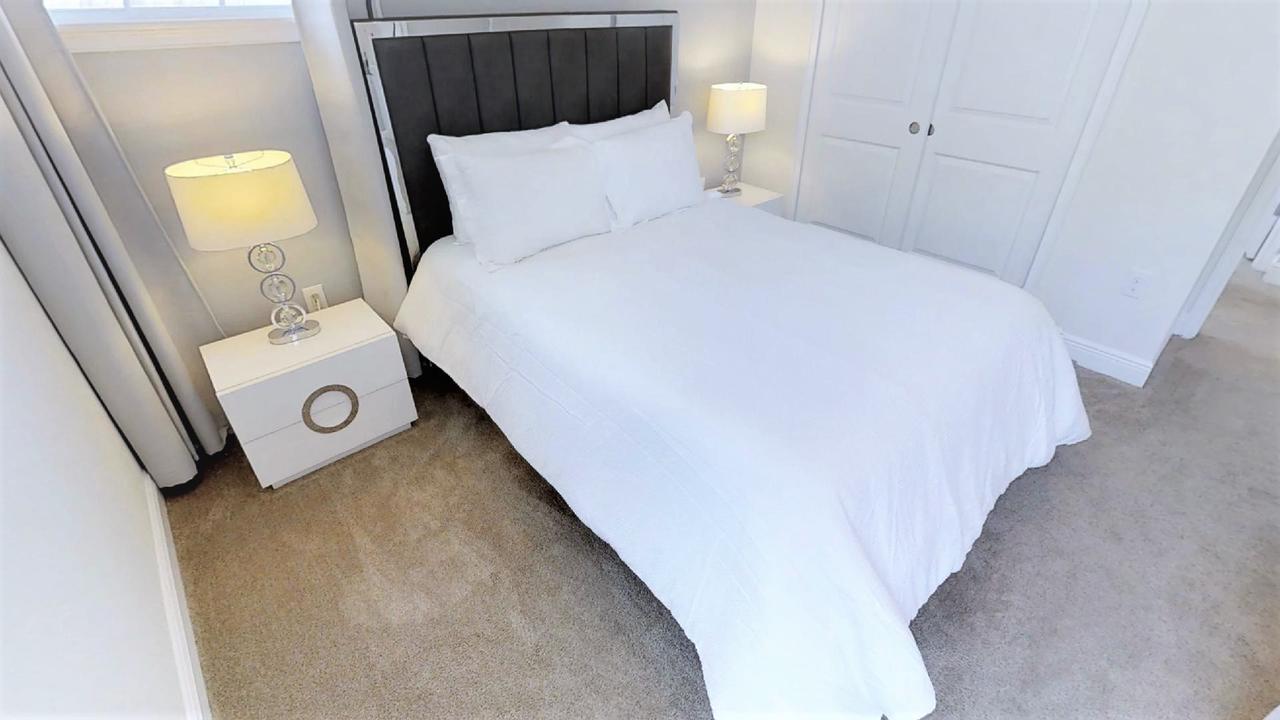 Holiday home 6 Bedroom Vacation With Pool *