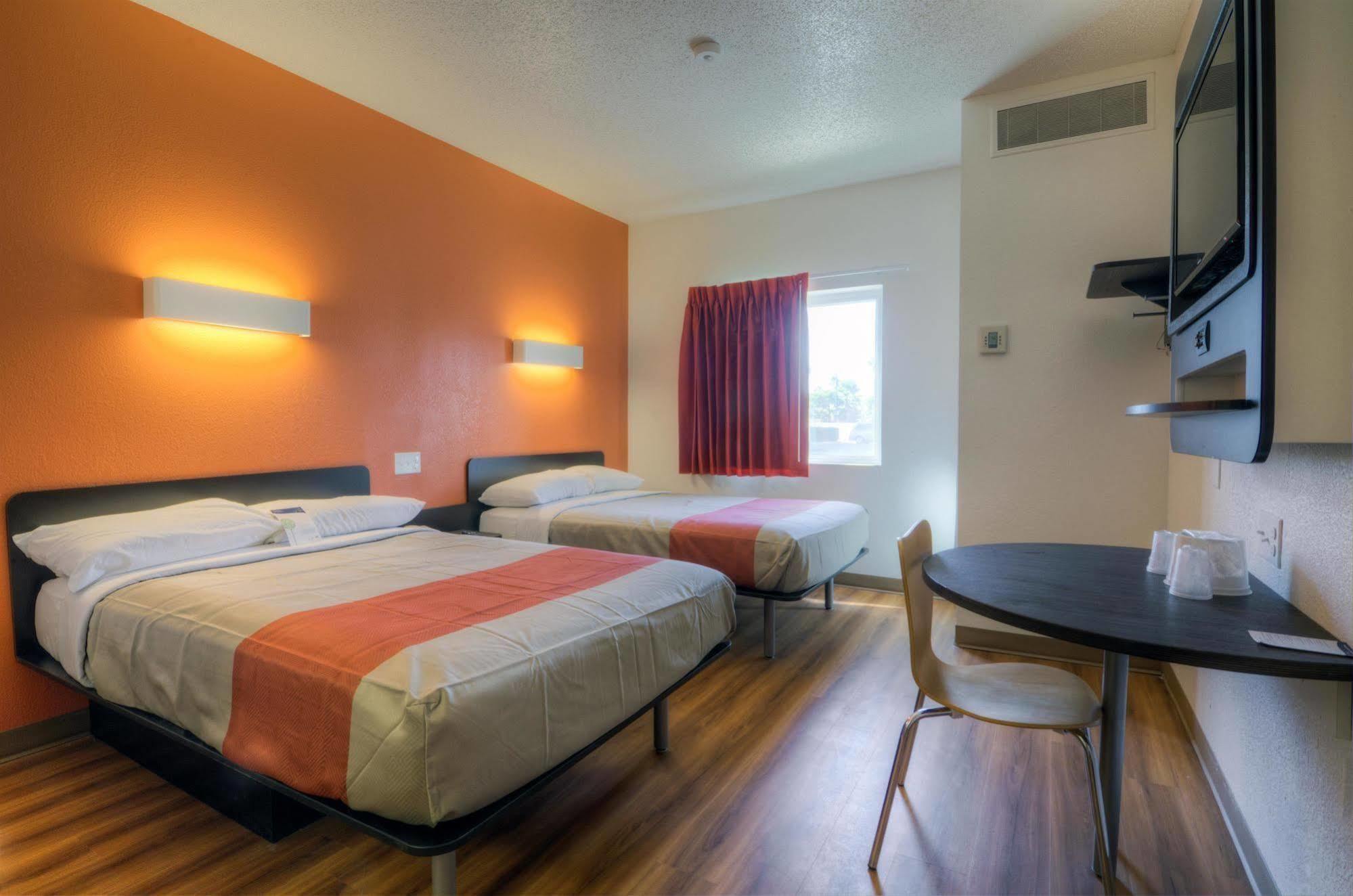 Hotel 6-orlando, Fl - International Dr 2*