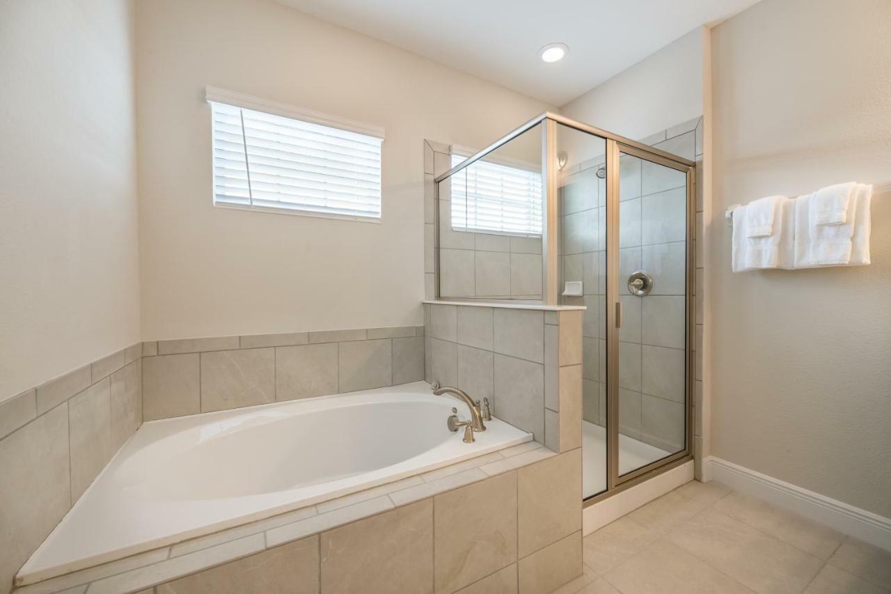 Cozy Near World With Game & Private Pool By Rentyl - 7702g Holiday home