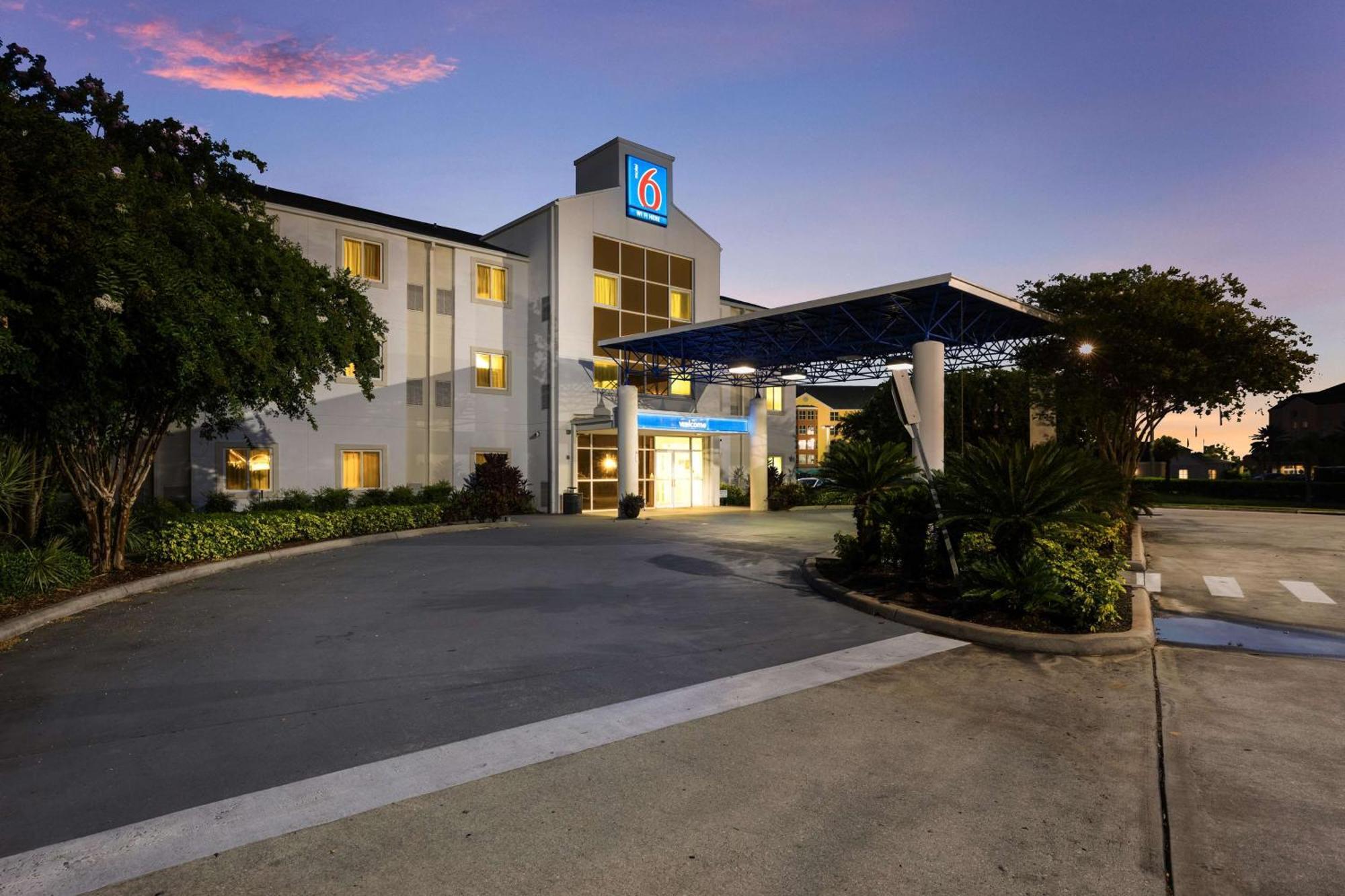 Hotel 6-orlando, Fl - International Dr