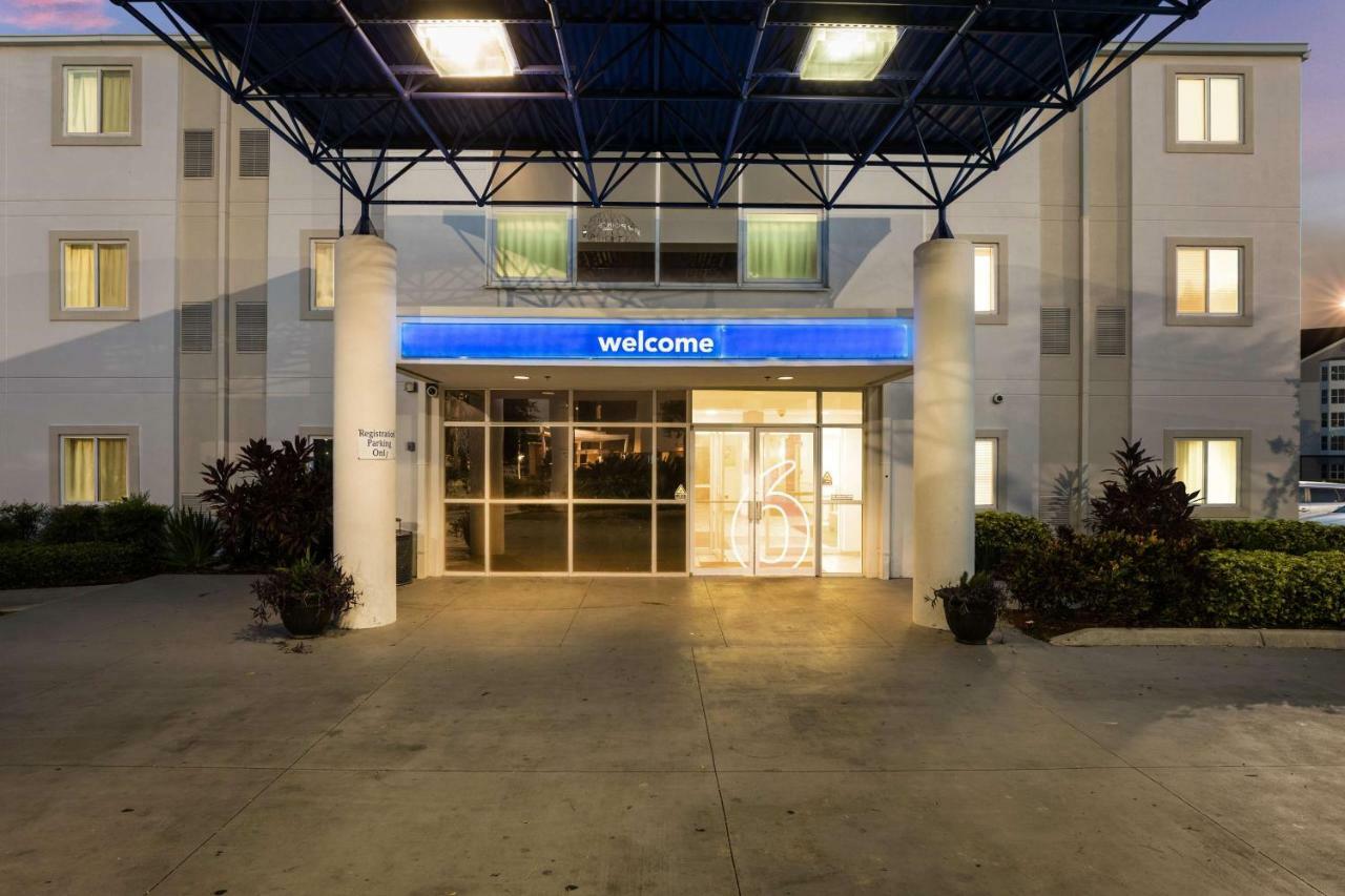 Hotel 6-orlando, Fl - International Dr 2*