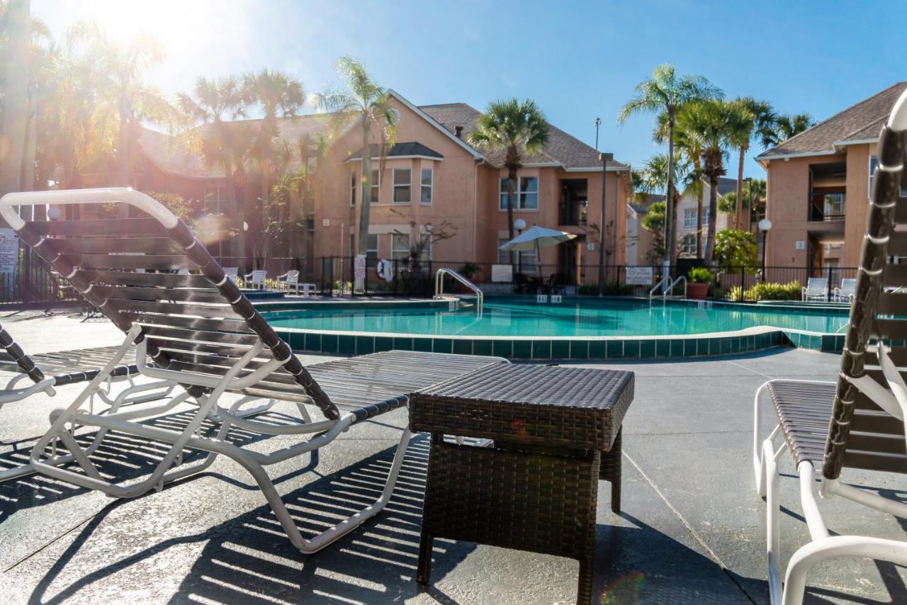 Apartment Double Bed Studio With Community Pool, Near All Famous Attractions!! Orlando